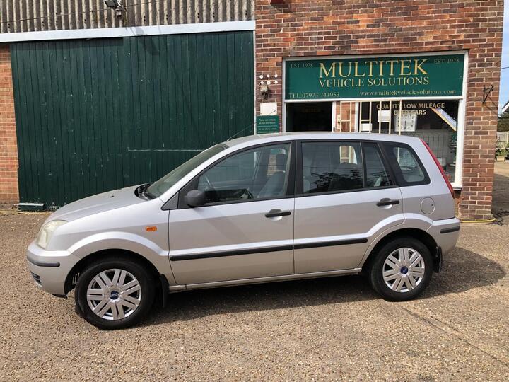 Ford FUSION 1.6 3 5dr