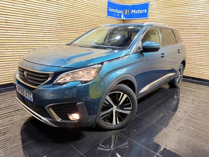 Peugeot 5008 1.5 BlueHDi Allure Euro 6 (s/s) 5dr Peugeot 5008 1.5 BlueHDi Allure Euro 6 (s/s) 5dr