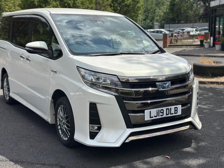 Toyota Noah N/A