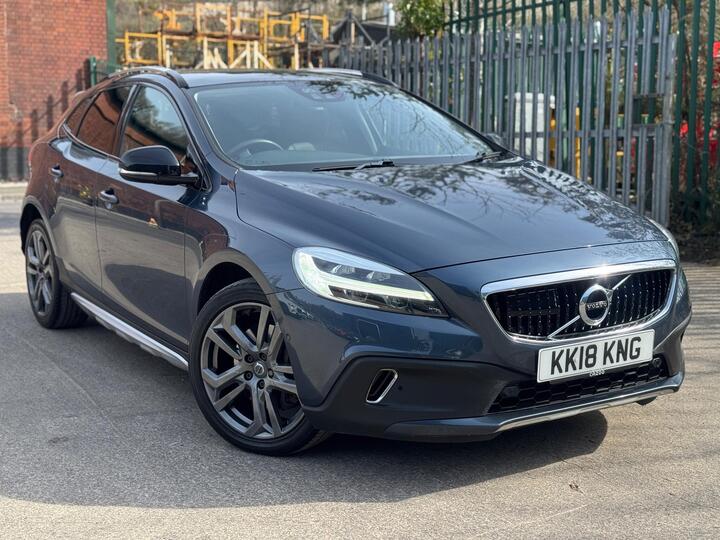 Volvo V40 Cross Country 2.0 D3 Pro Euro 6 (s/s) 5dr