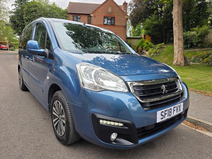 Peugeot Partner Tepee 1.6 BlueHDi Active Euro 6 (s/s) 5dr Peugeot Partner Tepee 1.6 BlueHDi Active Euro 6 (s/s) 5dr
