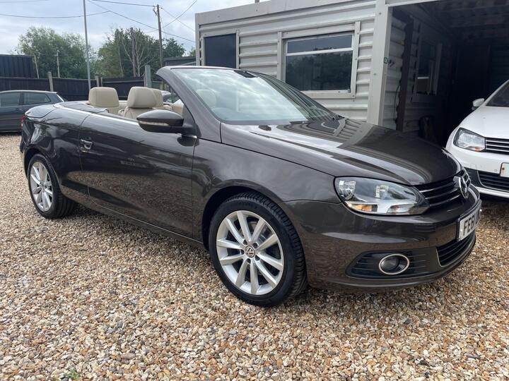 Volkswagen Eos 2.0 TDI BlueMotion Tech SE Cabriolet Euro 5 (s/s) 2dr Volkswagen Eos 2.0 TDI BlueMotion Tech SE Cabriolet Euro 5 (s/s) 2dr