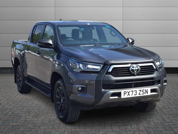 Toyota Hilux 2.8 D-4D Invincible X Auto 4WD Euro 6 (s/s) 4dr