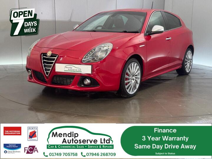 Alfa Romeo Giulietta 1.4 TB MultiAir Sportiva Hatchback 5dr Petrol TCT Euro 5 (s/s) (170 Bhp) Alfa Romeo Giulietta 1.4 TB MultiAir Sportiva Hatchback 5dr Petrol TCT Euro 5 (s/s) (170 Bhp)