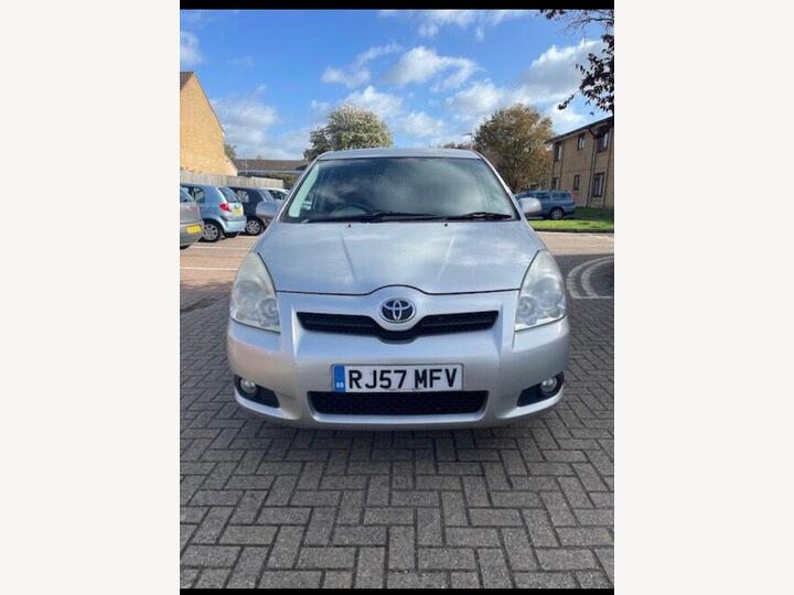 Toyota Corolla Verso 1.8 VVT-i SR 5dr Toyota Corolla Verso 1.8 VVT-i SR 5dr