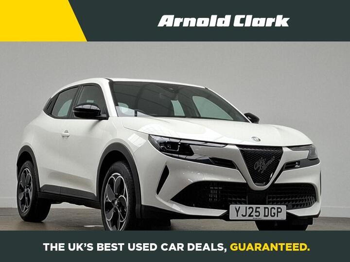 Alfa Romeo Junior 1.2 MHEV Ibrida E-DCT Euro 6 (s/s) 5dr Alfa Romeo Junior 1.2 MHEV Ibrida E-DCT Euro 6 (s/s) 5dr