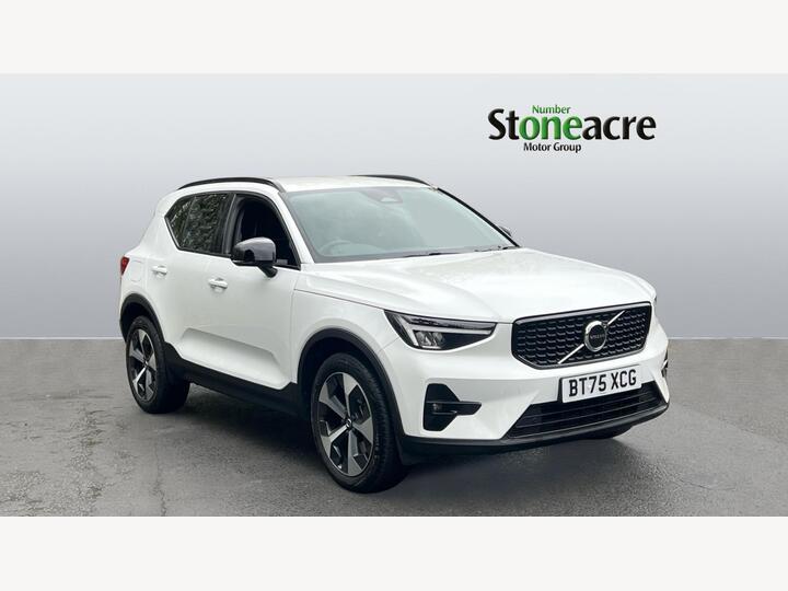 Volvo XC40 2.0 B4 MHEV Plus Dark DCT Auto Euro 6 (s/s) 5dr