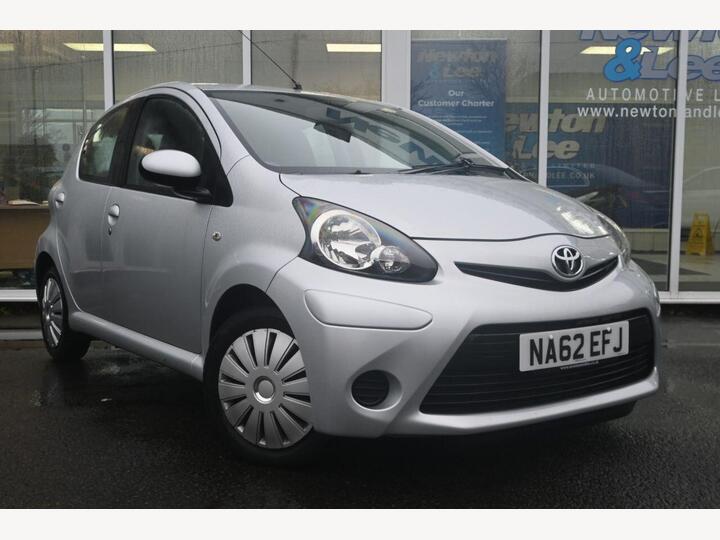 Toyota AYGO 1.0 VVT-i Ice Euro 5 5dr Toyota AYGO 1.0 VVT-i Ice Euro 5 5dr