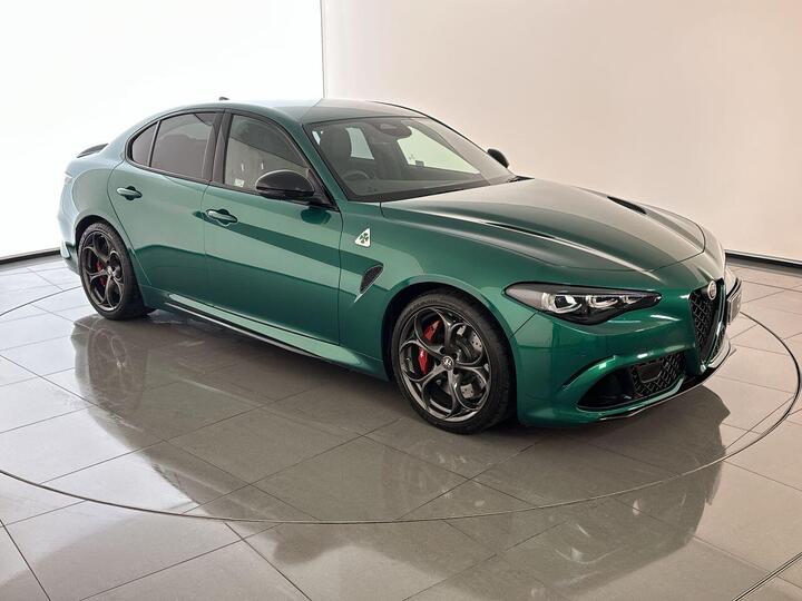 Alfa Romeo Giulia 2.9 V6 Bi-Turbo Quadrifoglio Auto Euro 6 (s/s) 4dr Alfa Romeo Giulia 2.9 V6 Bi-Turbo Quadrifoglio Auto Euro 6 (s/s) 4dr