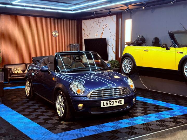 MINI Convertible 1.6 Cooper Auto Euro 4 2dr