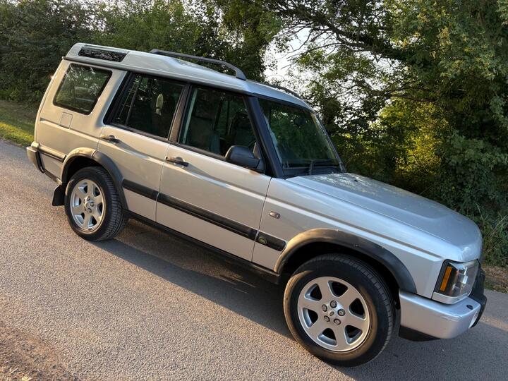 Land Rover Discovery 2.5 TD5 ES Station Wagon 5dr (5 Seats) Land Rover Discovery 2.5 TD5 ES Station Wagon 5dr (5 Seats)