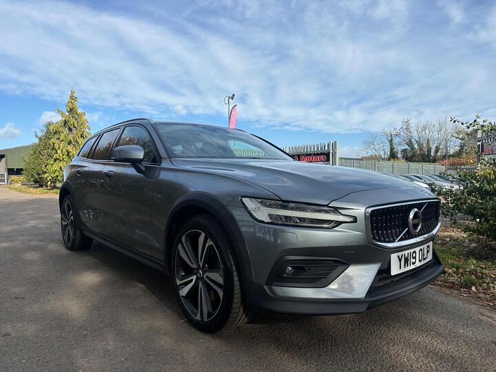 Volvo V60 Cross Country 2.0 D4 Plus Auto AWD Euro 6 (s/s) 5dr