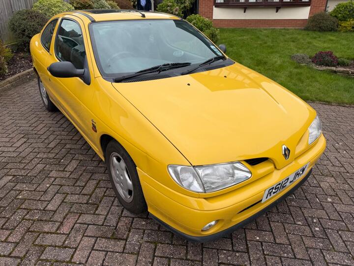 Renault Megane 1.6e Sport 2dr (sunroof)