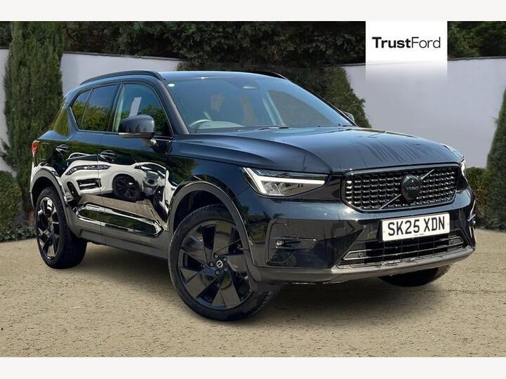 Volvo XC40 2.0 B4 MHEV Plus Black Edition DCT Auto Euro 6 (s/s) 5dr