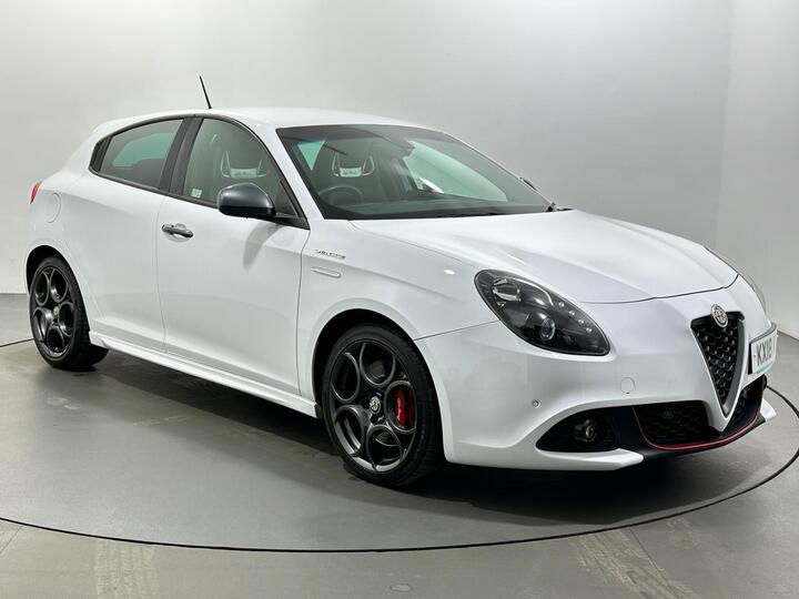 Alfa Romeo Giulietta 1750 TBi Veloce TCT Euro 6 5dr Alfa Romeo Giulietta 1750 TBi Veloce TCT Euro 6 5dr