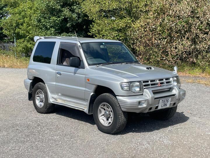 Mitsubishi Pajero 2.8 TD WideArch SWB Automatic