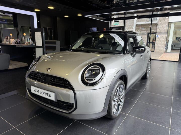 MINI Cooper 1.5C Classic Steptronic Euro 6 (s/s) 5dr