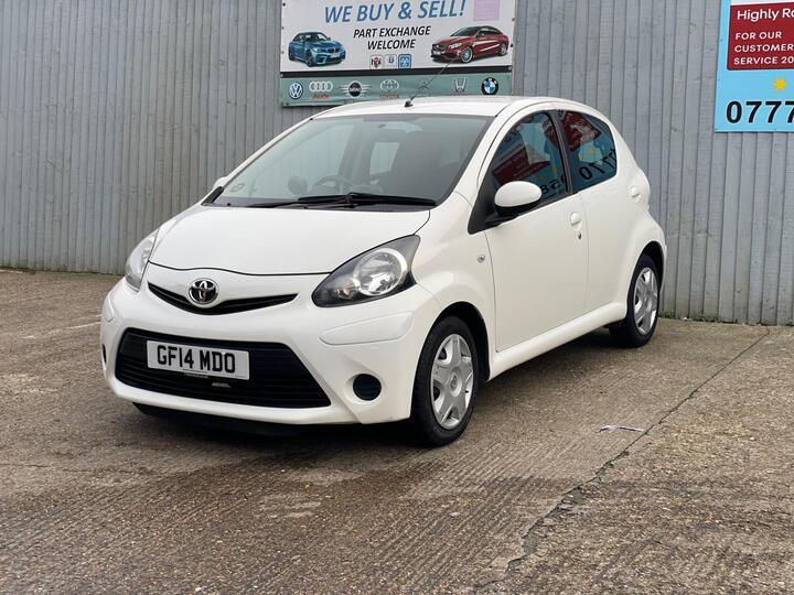 Toyota AYGO 1.0 VVT-i Move Euro 5 5dr Toyota AYGO 1.0 VVT-i Move Euro 5 5dr