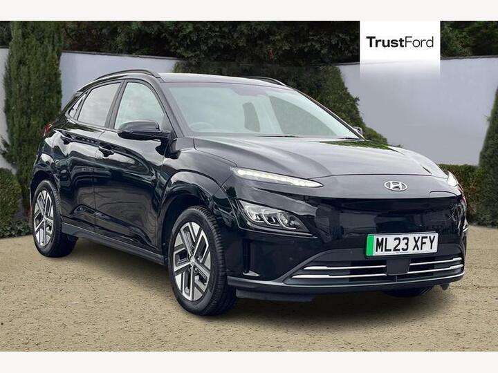 Hyundai KONA 39kWh Premium Auto 5dr (10.5kW Charger) Hyundai KONA 39kWh Premium Auto 5dr (10.5kW Charger)