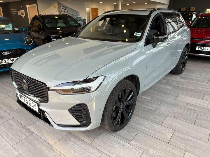Volvo XC60 2.0 B5 MHEV Plus Black Edition Auto AWD Euro 6 (s/s) 5dr