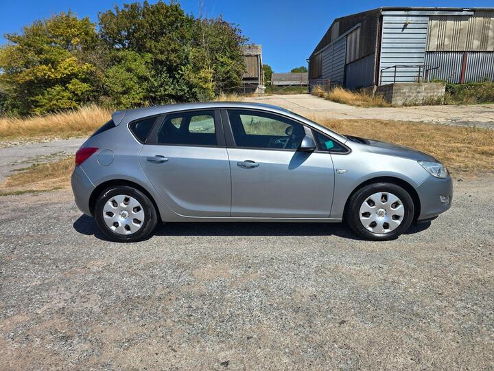 Vauxhall Astra 1.7 CDTi Exclusiv Euro 5 5dr