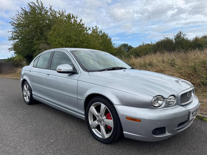 Jaguar X-Type 2.2D DPF SE 4dr Jaguar X-Type 2.2D DPF SE 4dr