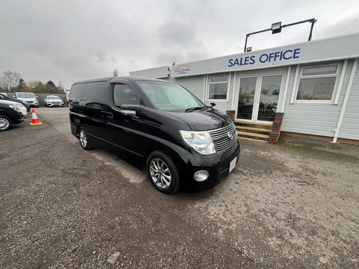 Nissan ELGRAND 8 SEATER   DAY VEHICLE  - BUS