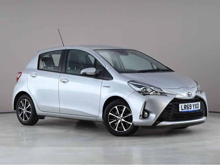 Toyota Yaris 1.5 VVT-h Icon Tech E-CVT Euro 6 (s/s) 5dr