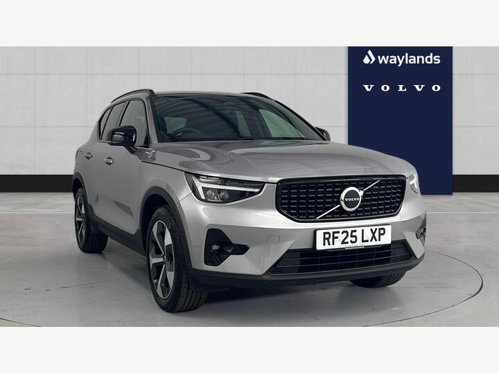 Volvo XC40 2.0 B4 MHEV Plus Dark DCT Auto Euro 6 (s/s) 5dr