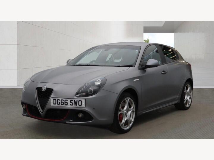 Alfa Romeo Giulietta 2.0 JTDM-2 Speciale Euro 6 (s/s) 5dr Alfa Romeo Giulietta 2.0 JTDM-2 Speciale Euro 6 (s/s) 5dr