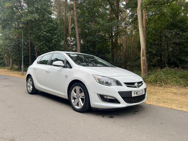 Vauxhall Astra 1.6 16v SRi Euro 5 5dr