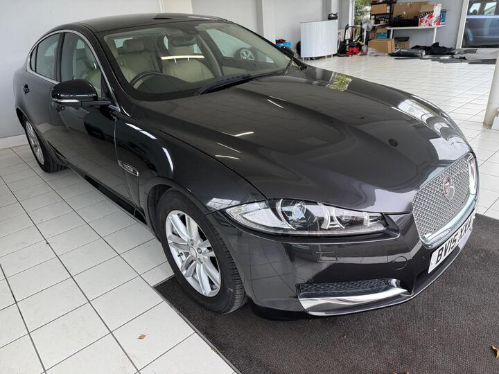 Jaguar XF 2.2d Luxury Auto Euro 5 (s/s) 4dr