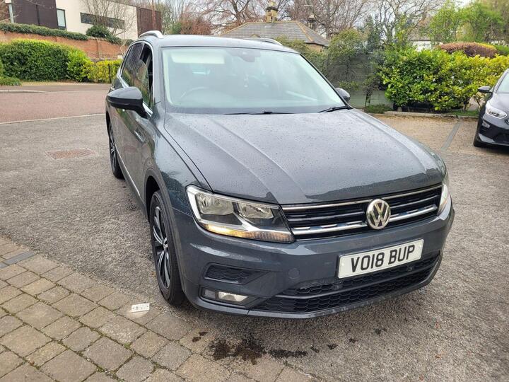 Volkswagen Tiguan 2.0 TDI SE Navigation DSG 4Motion Euro 6 (s/s) 5dr Volkswagen Tiguan 2.0 TDI SE Navigation DSG 4Motion Euro 6 (s/s) 5dr
