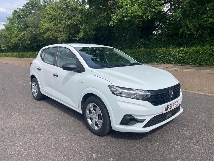 Dacia Sandero 1.0 SCe Essential Euro 6 (s/s) 5dr Dacia Sandero 1.0 SCe Essential Euro 6 (s/s) 5dr