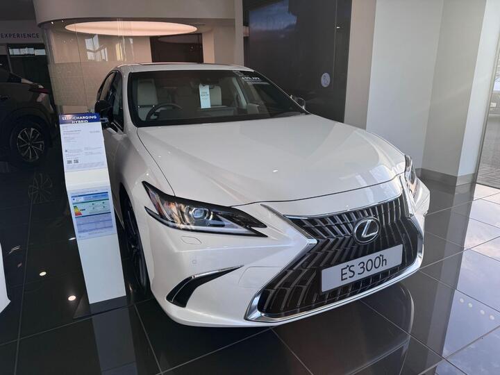Lexus ES 2.5 300h Premium E-CVT Euro 6 (s/s) 4dr