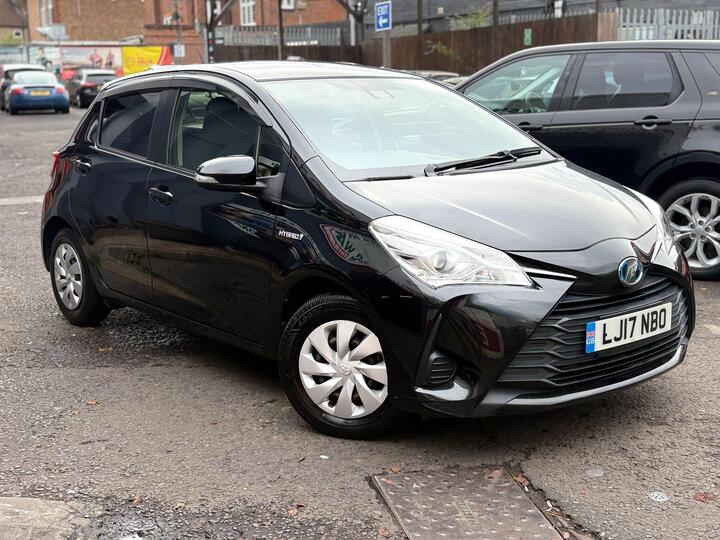 Toyota Yaris (VITZ) 1.5 VVT-i Design CVT Euro 6 5dr