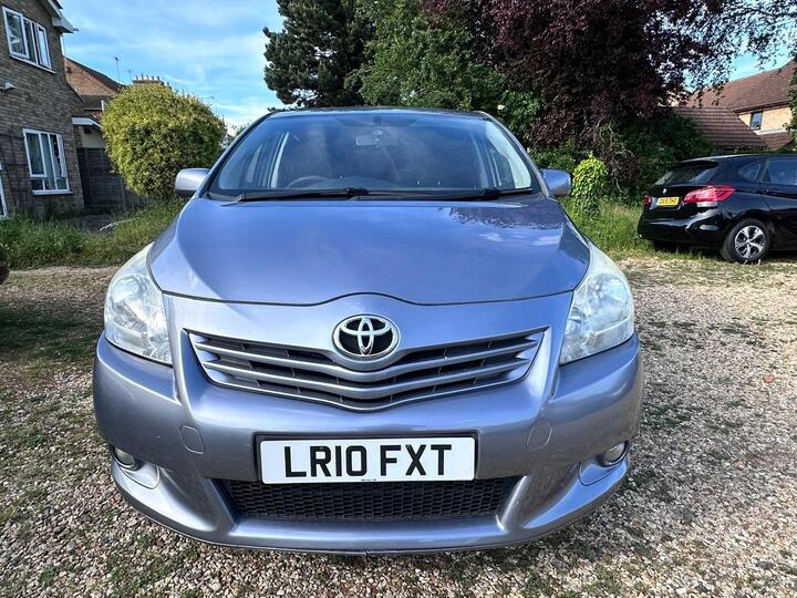 Toyota Verso 2.2 D-CAT TR Auto Euro 5 5dr Toyota Verso 2.2 D-CAT TR Auto Euro 5 5dr