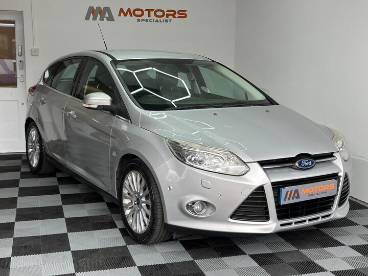 Ford Focus 1.0T EcoBoost Titanium X Euro 5 (s/s) 5dr