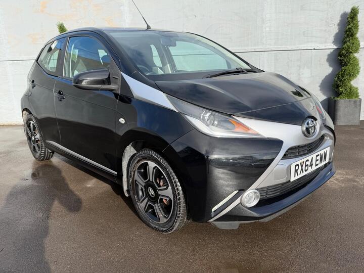 Toyota AYGO 1.0 VVT-i X-clusiv X-shift Euro 5 5dr Euro 5 Toyota AYGO 1.0 VVT-i X-clusiv X-shift Euro 5 5dr Euro 5