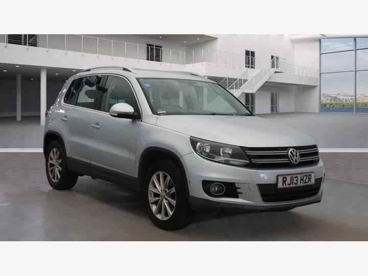 Volkswagen Tiguan 2.0 TDI BlueMotion Tech SE DSG 4WD Euro 5 (s/s) 5dr