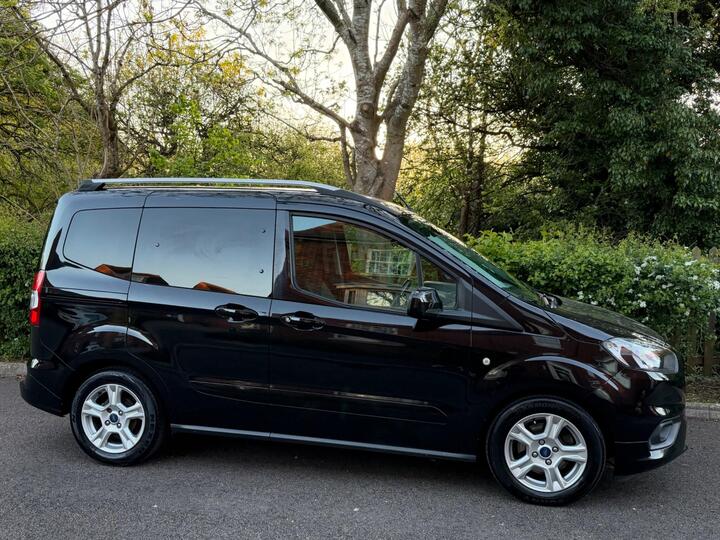 Ford Tourneo Courier 1.0 EcoBoost Zetec Euro 6 5dr