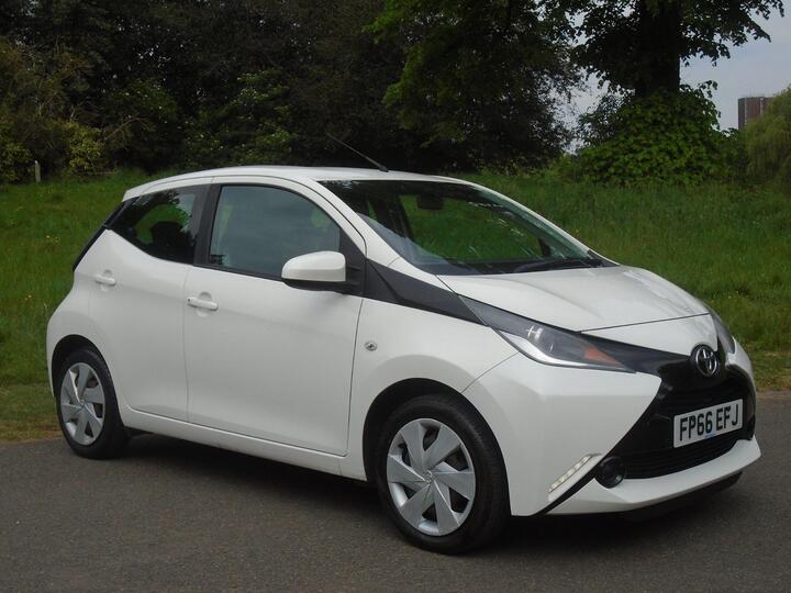 Toyota AYGO 1.0 VVT-i X-play Euro 6 5dr