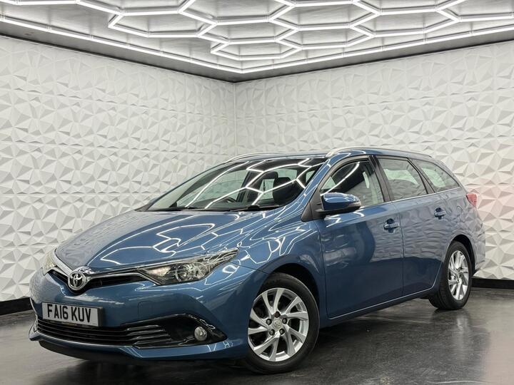 Toyota Auris 1.6 D-4D Business Edition Touring Sports Euro 6 (s/s) 5dr Toyota Auris 1.6 D-4D Business Edition Touring Sports Euro 6 (s/s) 5dr