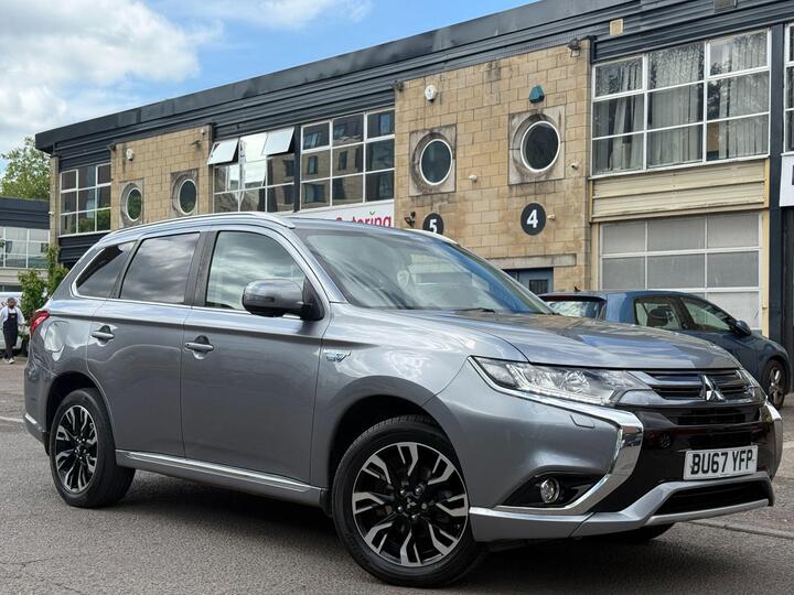 Mitsubishi Outlander 2.0h 12kWh 4h CVT 4WD Euro 6 (s/s) 5dr Mitsubishi Outlander 2.0h 12kWh 4h CVT 4WD Euro 6 (s/s) 5dr