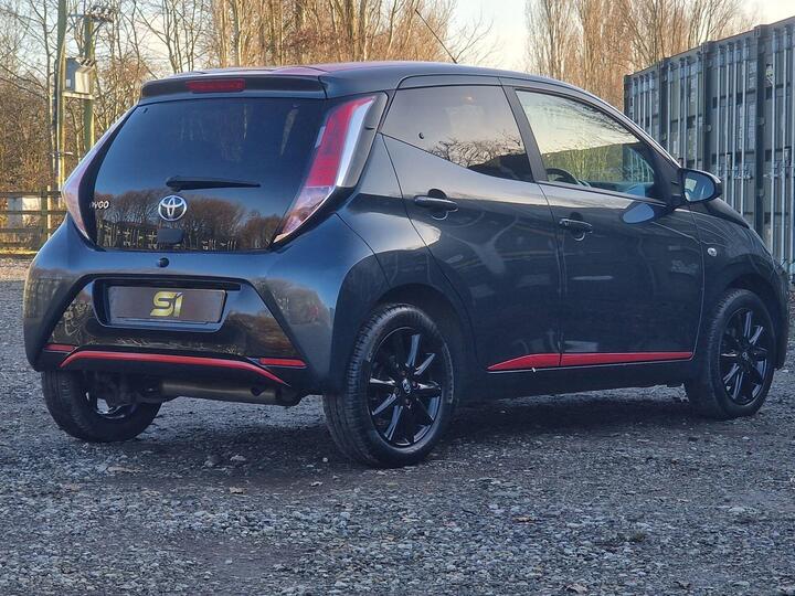 Toyota AYGO 1.0 VVT-i X-press X-shift Euro 6 5dr Toyota AYGO 1.0 VVT-i X-press X-shift Euro 6 5dr