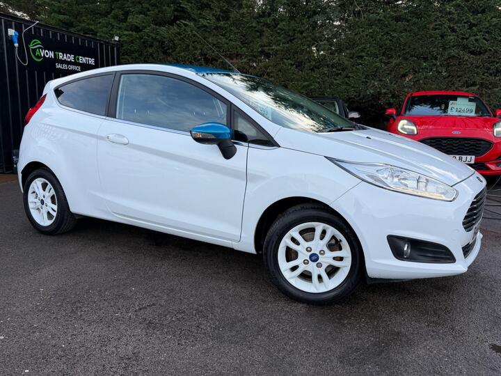 Ford Fiesta 1.25 Zetec White Edition Euro 6 3dr Ford Fiesta 1.25 Zetec White Edition Euro 6 3dr