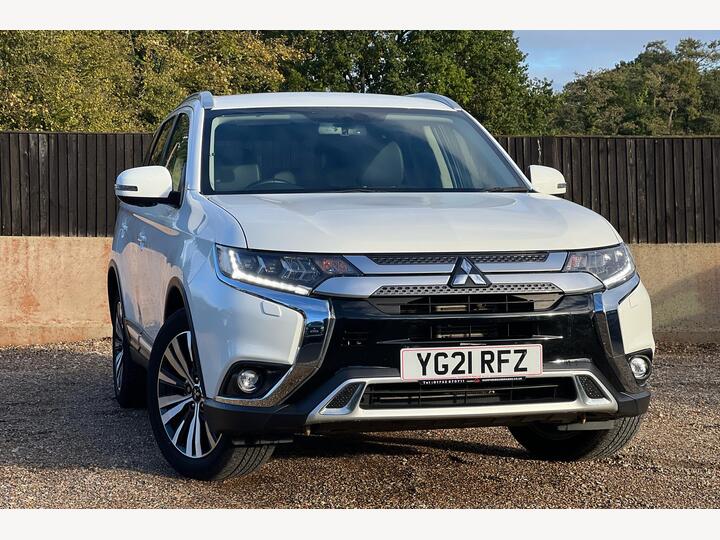 Mitsubishi Outlander 2.0 MIVEC Exceed CVT 4WD Euro 6 (s/s) 5dr Mitsubishi Outlander 2.0 MIVEC Exceed CVT 4WD Euro 6 (s/s) 5dr