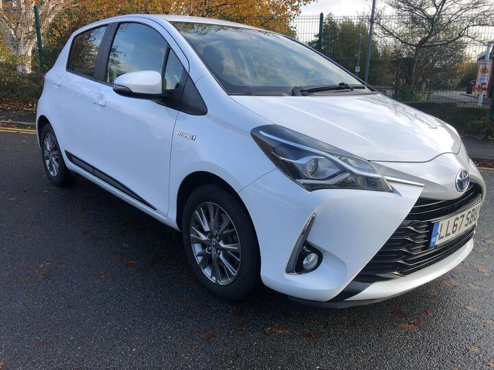 Toyota Yaris 1.5 VVT-h Icon E-CVT Euro 6 (s/s) 5dr Toyota Yaris 1.5 VVT-h Icon E-CVT Euro 6 (s/s) 5dr