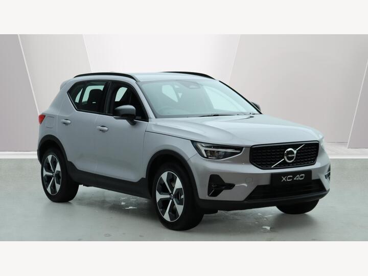Volvo XC40 2.0 B3 MHEV Plus Dark DCT Auto Euro 6 (s/s) 5dr