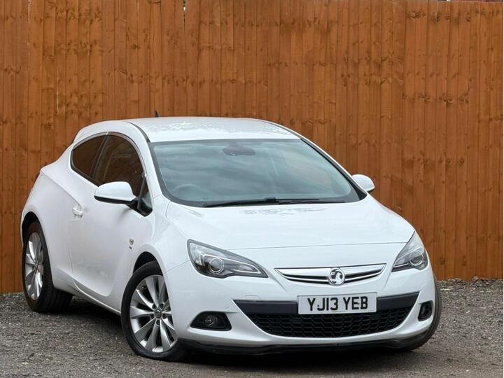 Vauxhall Astra GTC 2.0 CDTi SRi Auto Euro 5 3dr Vauxhall Astra GTC 2.0 CDTi SRi Auto Euro 5 3dr